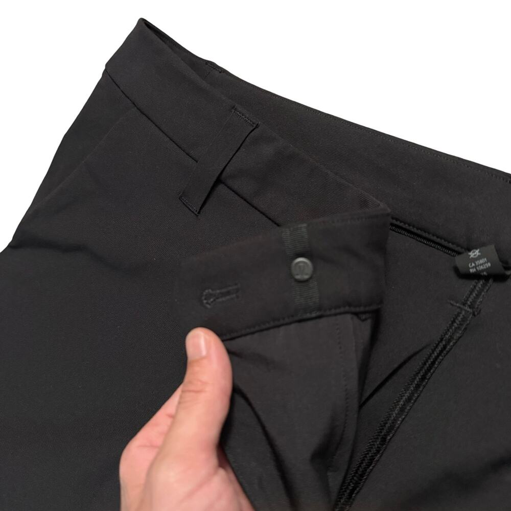 Lululemon Commission Shorts Slim Warpstreme 9" Inseam Black Athleisure Size 38 - Picture 4 of 11